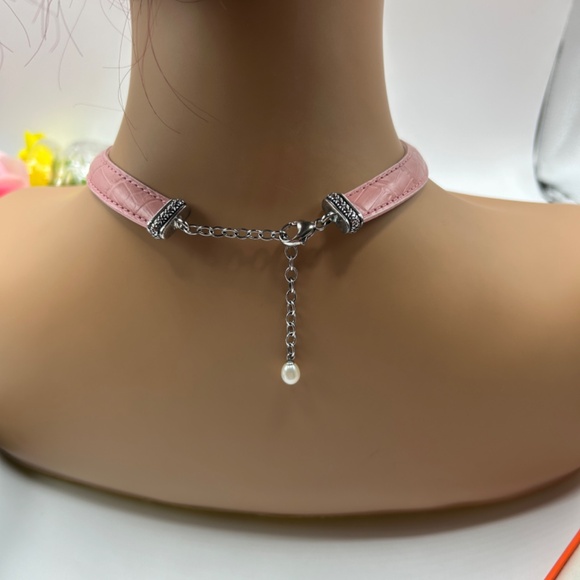 Honora Mandarin Pearl Necklace & Bracelet Set – Pink Leather & White Pearls - Picture 4 of 5